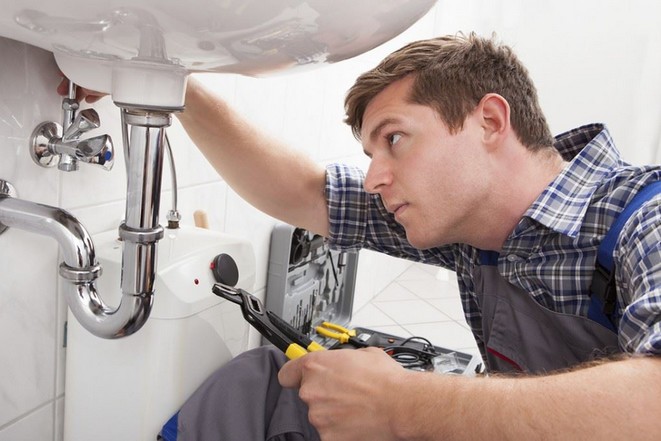 Votre plombier depannage marseille réactif et compétent pour vos fuites d'eau, de gaz, canalisations bouchées, panne de chaudière, de chauffe-eau